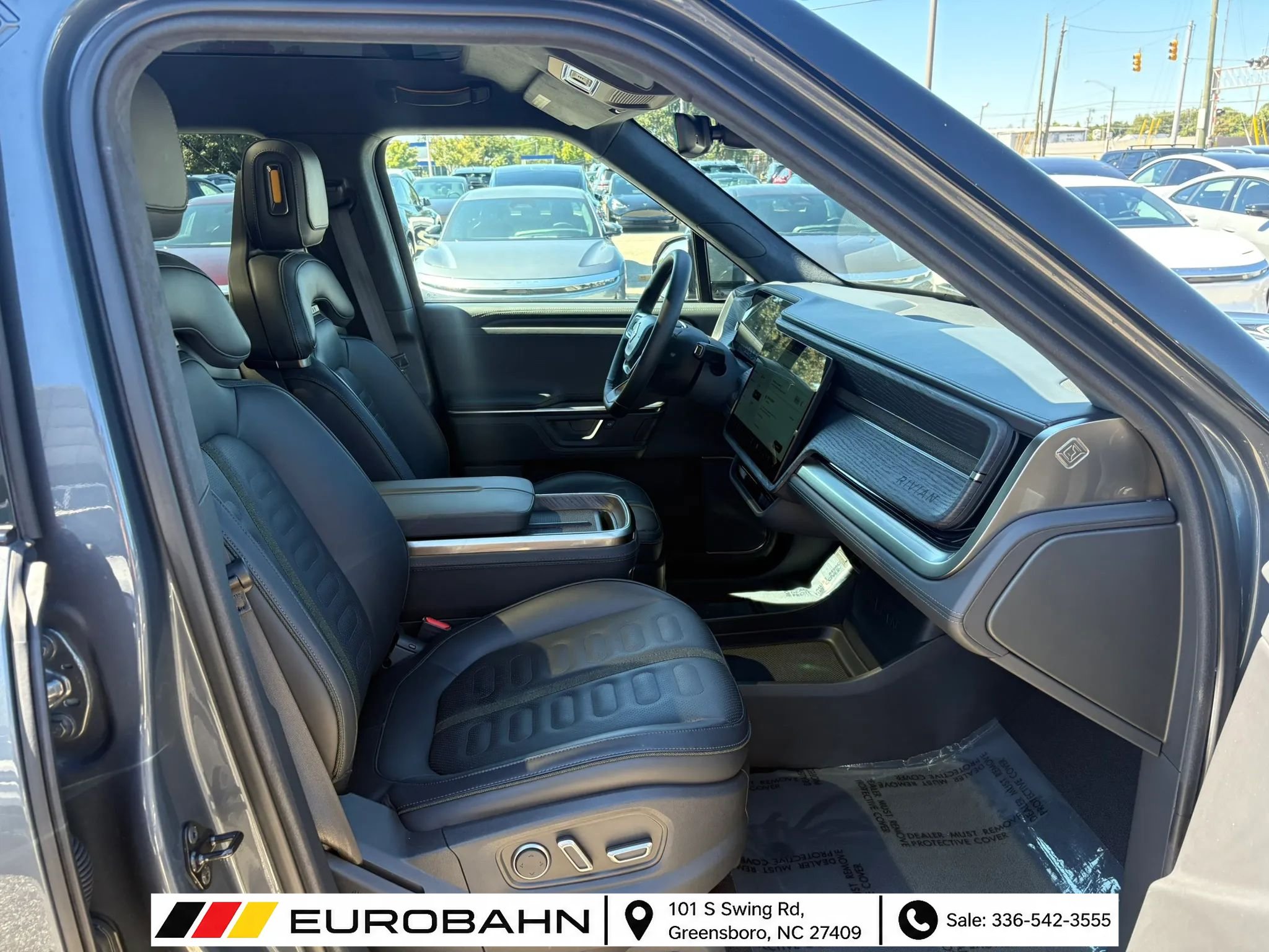 Used 2025 Rivian R1S Adventure Dual AWD/4WD image 16