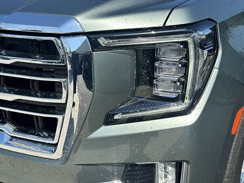 Used 2024 GMC Yukon XL SLT RWD image 11