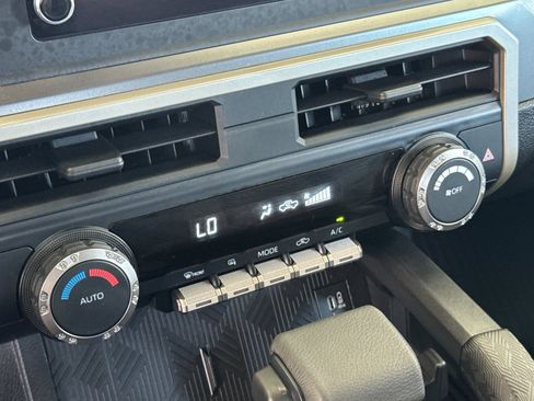 Certified 2025 Toyota Tacoma TRD Sport AWD/4WD image 18
