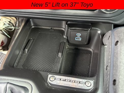 Used 2025 Ford Bronco Badlands AWD/4WD image 28