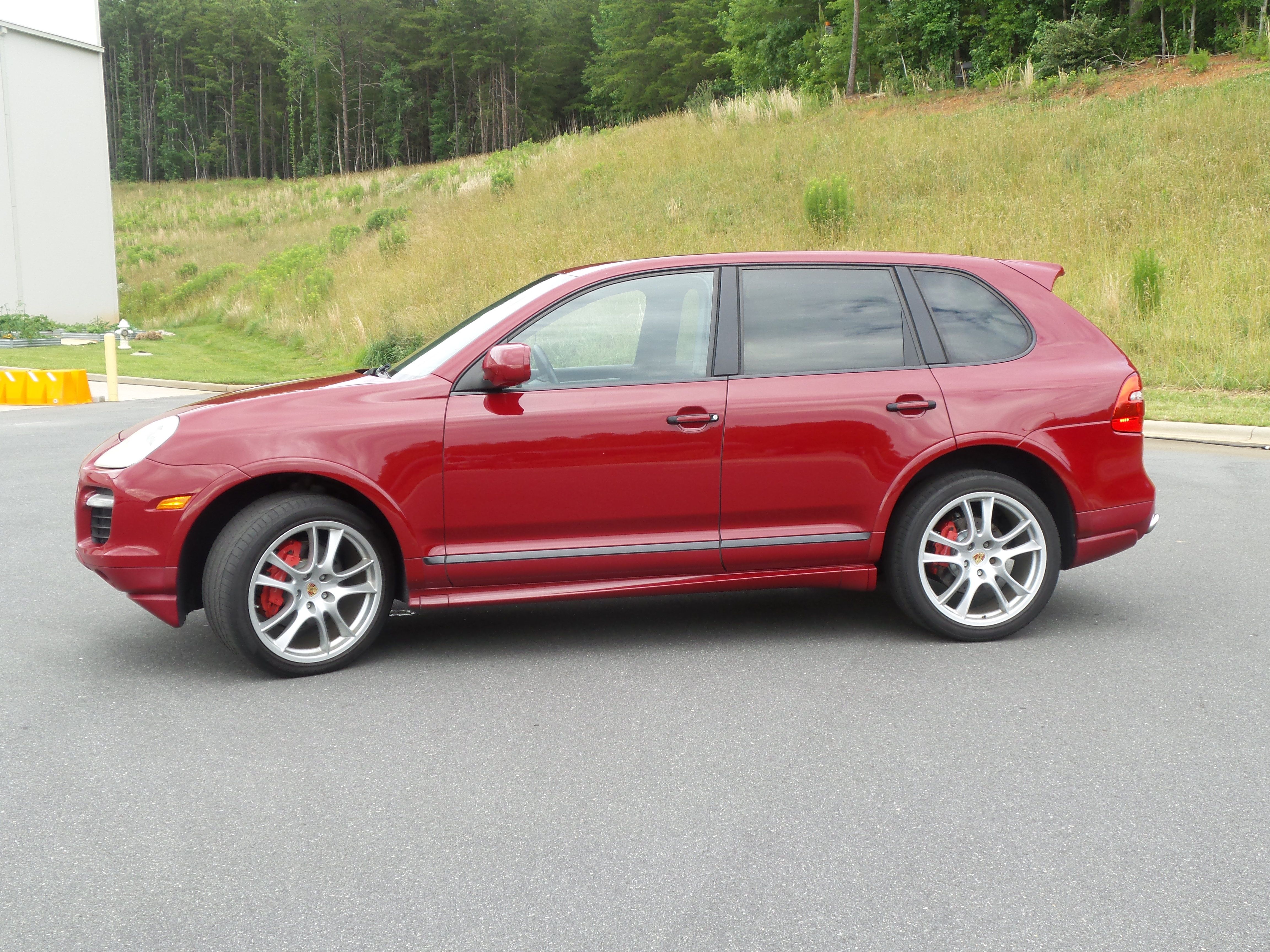 Used 2009 Porsche Cayenne GTS AWD/4WD image 4