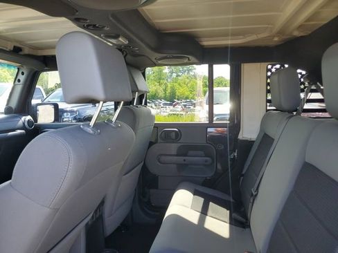 Used 2010 Jeep Wrangler Unlimited Sahara AWD/4WD image 8