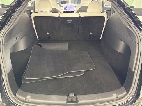 Used 2021 Tesla Model Y Long Range image 26