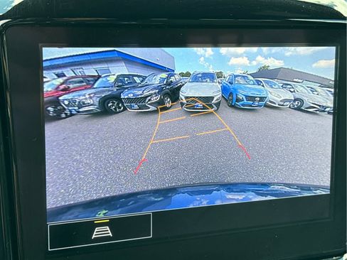 Certified 2023 Chevrolet Traverse LT FWD image 15