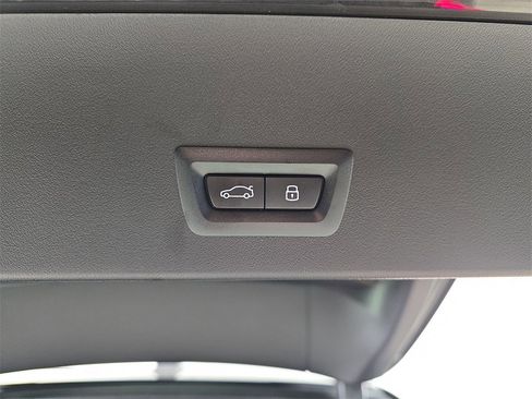 Used 2025 BMW X3 xDrive30i w/ Premium Package image 16