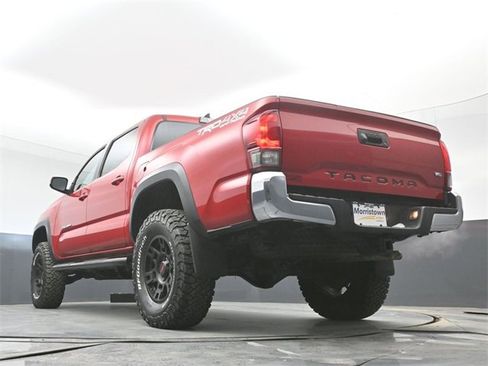 Used 2017 Toyota Tacoma TRD Off-Road w/ Tow Package (A/T) image 48