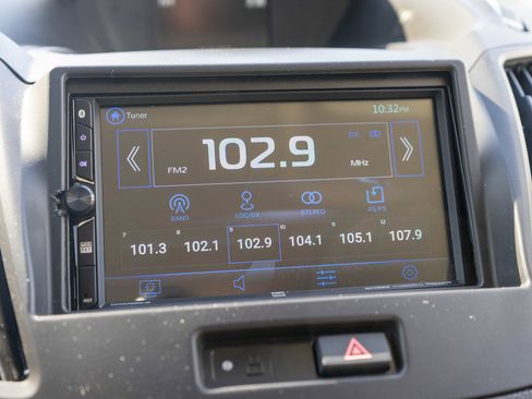 Used 2018 Ford Escape SE image 16