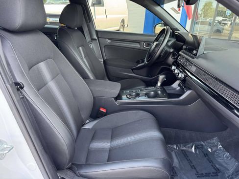 Used 2025 Honda Civic Sport image 25