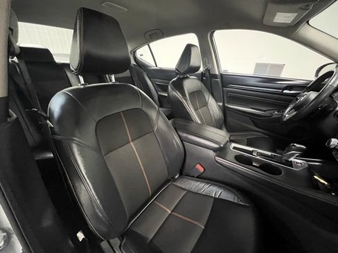 Used 2022 Nissan Altima 2.5 SR image 9