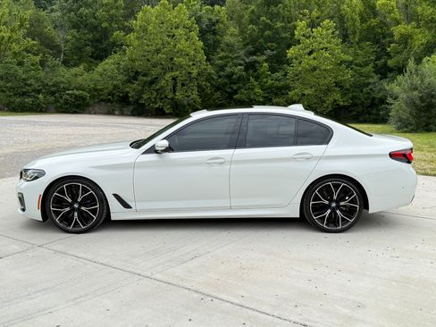 Used 2022 BMW 530i w/ M Sport Package RWD image 8