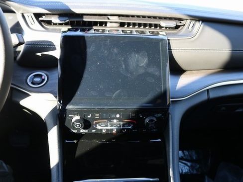 New 2025 Jeep Grand Cherokee Limited image 23