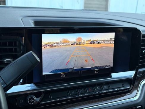 Used 2025 Chevrolet Silverado 2500 LT w/ Convenience Package image 11