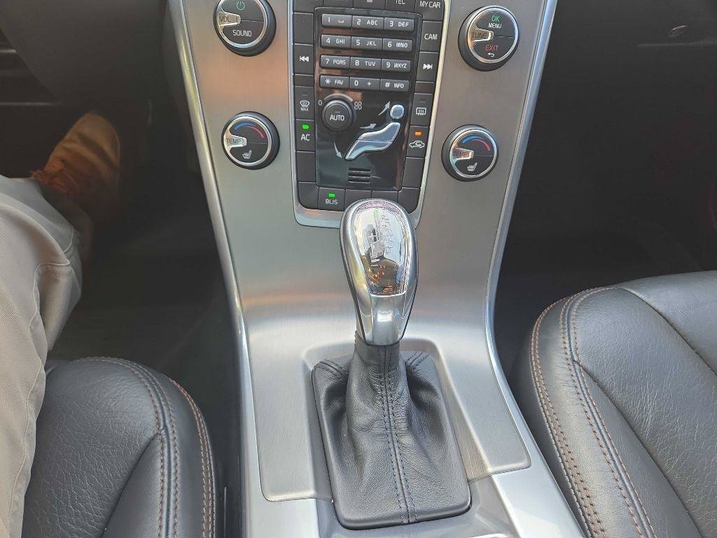 Used 2013 Volvo XC60 T6 AWD/4WD image 24