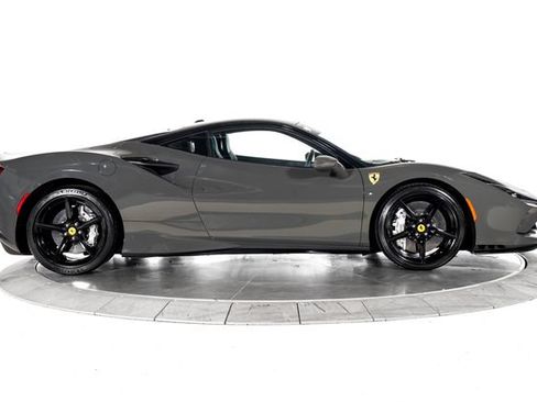 Certified 2022 Ferrari F8 Tributo RWD image 13