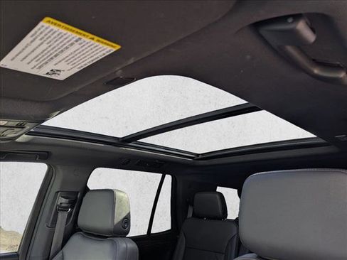 Used 2023 Chevrolet Tahoe Z71 w/ Luxury Package image 16