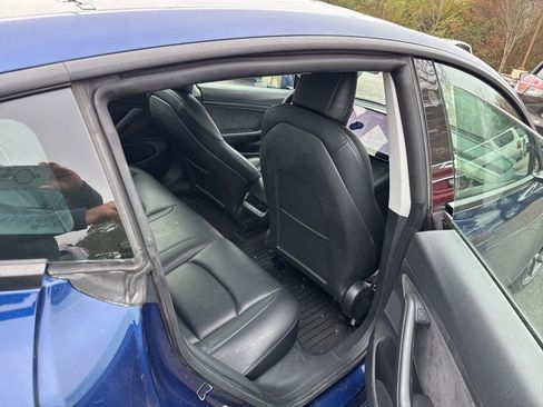 Used 2021 Tesla Model 3 Standard Range Plus image 13