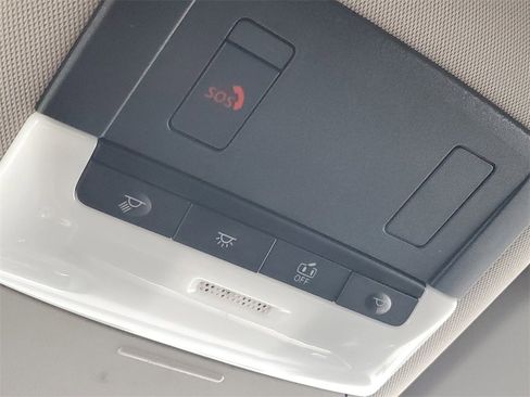 Used 2025 Nissan Rogue SV image 19