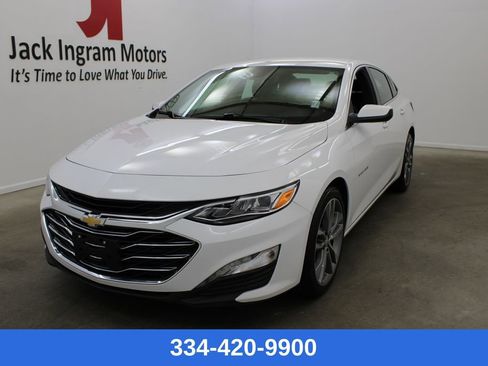 Used 2024 Chevrolet Malibu LT image 1