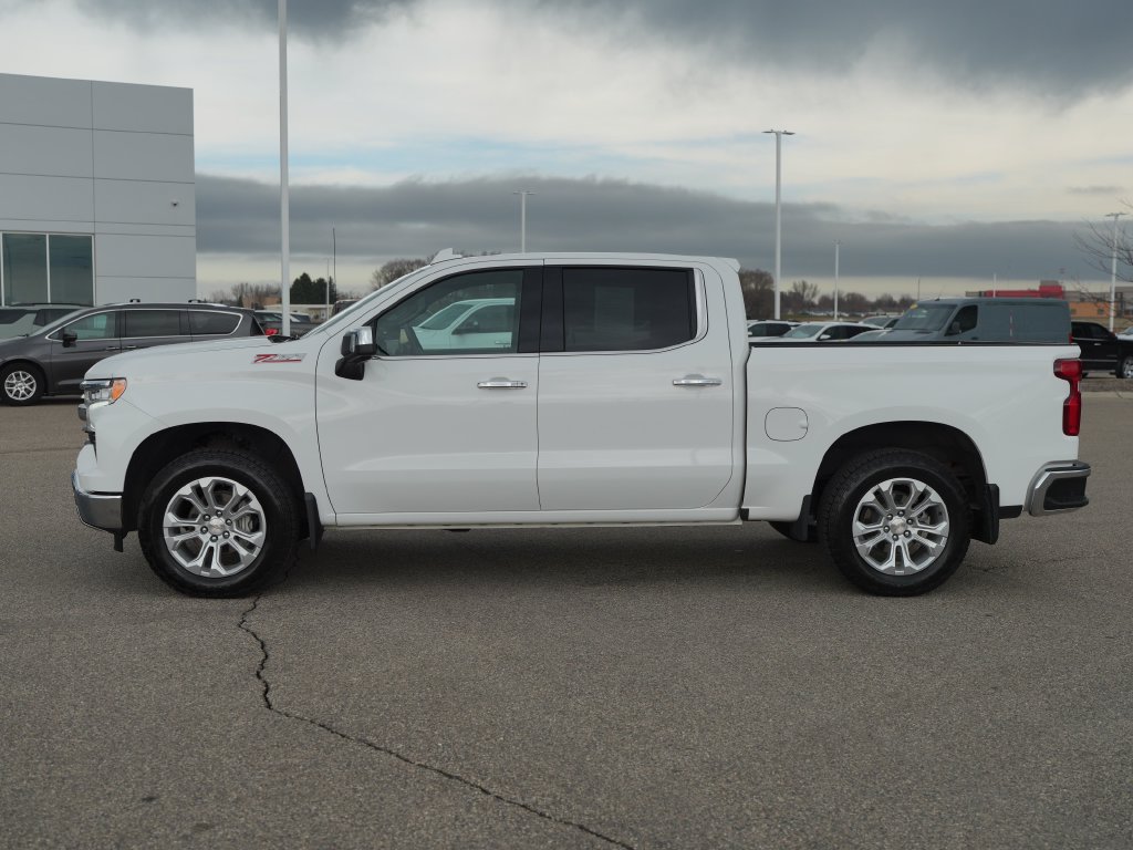 Used 2025 Chevrolet Silverado 1500 LTZ AWD/4WD image 11