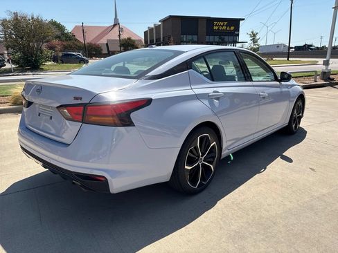 Used 2024 Nissan Altima 2.5 SR FWD image 6