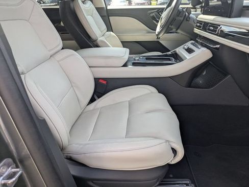 Used 2025 Lincoln Aviator Reserve w/ Equipment Group 201A AWD/4WD image 31