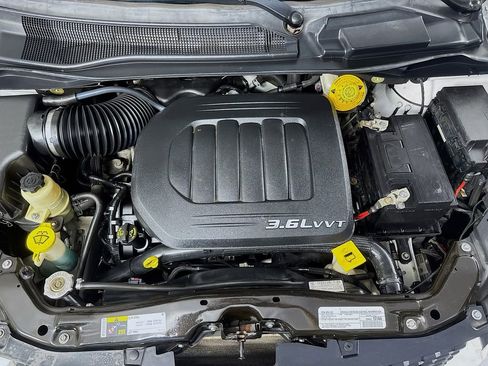 Used 2018 Dodge Grand Caravan GT FWD image 39
