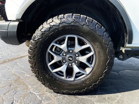 Used 2023 Ford Bronco Badlands AWD/4WD image 4