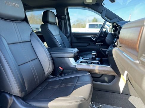 Used 2023 Chevrolet Silverado 1500 High Country w/ High Country Premium Package image 11