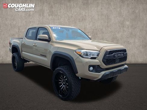 Used 2019 Toyota Tacoma TRD Off-Road AWD/4WD image 1