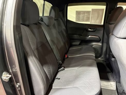 Certified 2019 Toyota Tacoma TRD Off-Road image 29