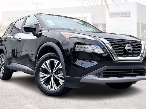 Used 2023 Nissan Rogue SV image 1