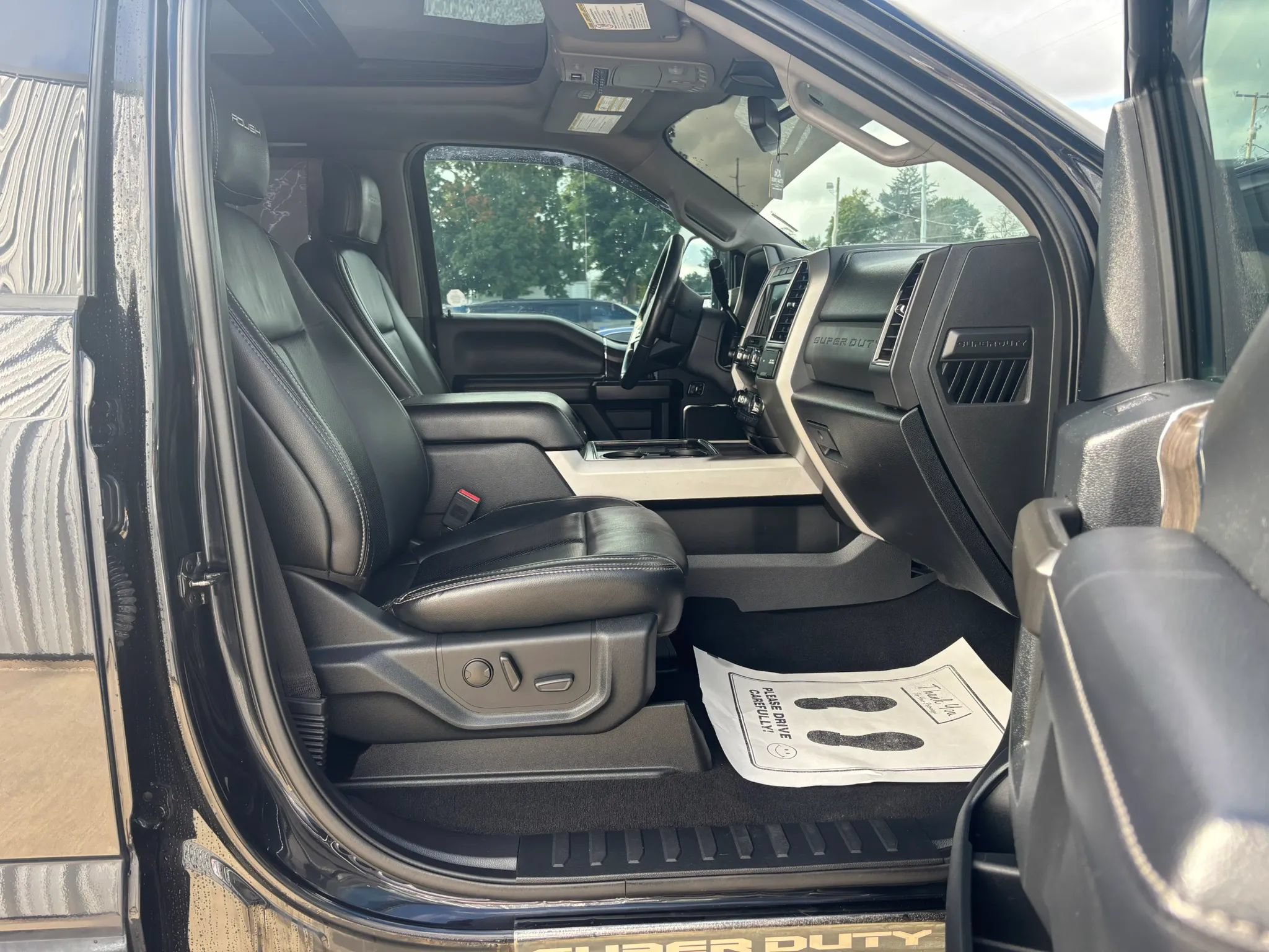 Used 2020 Ford F350 Lariat AWD/4WD image 17