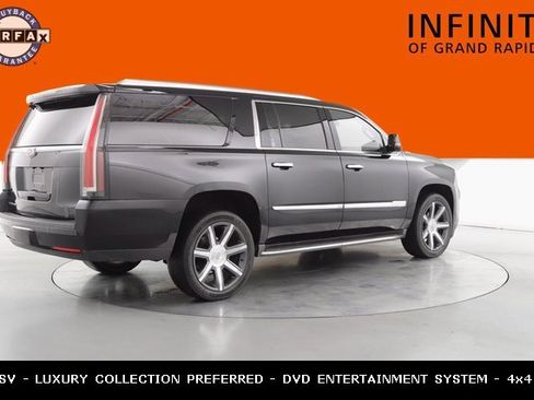 Used 2016 Cadillac Escalade ESV Luxury image 3