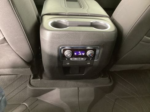 Used 2023 Chevrolet Suburban LT w/ LT Signature Package image 16