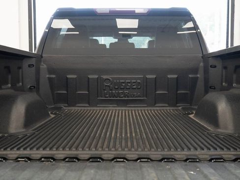 Used 2024 GMC Sierra 1500 SLT image 16