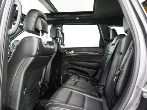 Used 2017 Jeep Grand Cherokee Overland AWD/4WD image 15