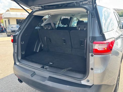 Used 2018 Chevrolet Traverse LS FWD image 11