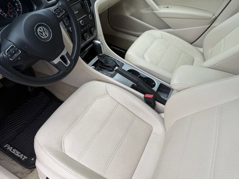 Used 2014 Volkswagen Passat TDI SE FWD image 17