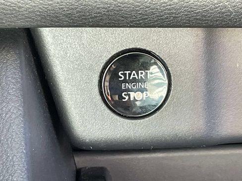 Used 2024 Nissan Rogue SV AWD/4WD image 28