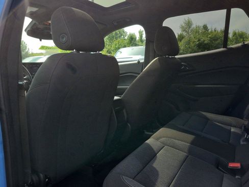 Used 2024 Chevrolet Trax RS w/ Sunroof Package FWD image 15