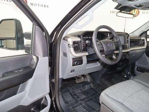 Used 2024 Ford F350 XL w/ Snow Plow/Camper Package image 43