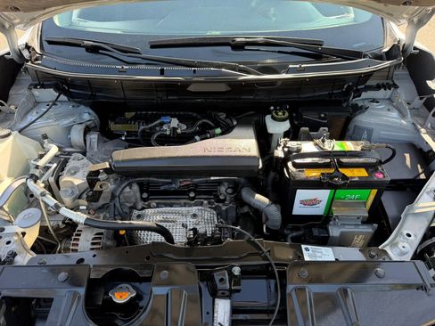 Used 2014 Nissan Rogue SV FWD image 22