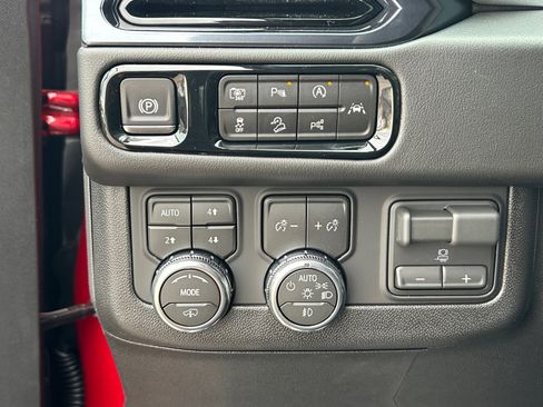 New 2026 GMC Yukon XL AT4 w/ AT4 Premium Plus Package image 29