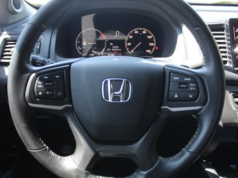 Used 2024 Honda Ridgeline Sport image 15