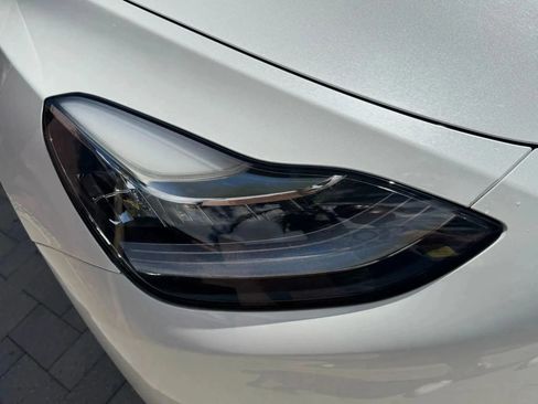 Used 2022 Tesla Model Y Long Range AWD/4WD image 32