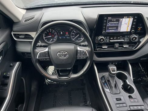 Used 2020 Toyota Highlander XLE image 13