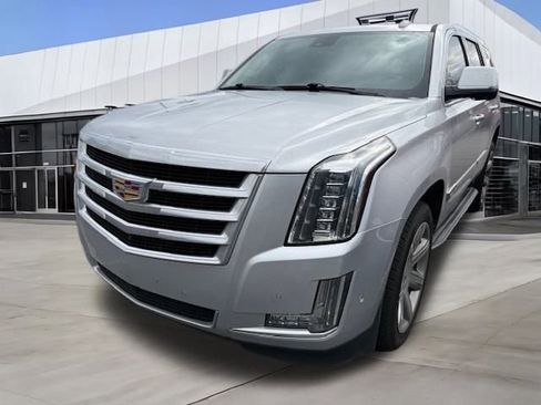 Used 2020 Cadillac Escalade Luxury image 13