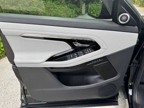 Used 2023 Land Rover Range Rover Evoque R-Dynamic SE AWD/4WD image 8