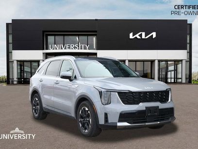 Certified 2025 Kia Sorento S w/ Panoramic Sunroof Package