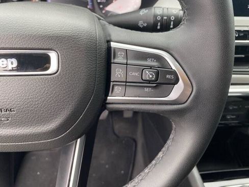 Certified 2023 Jeep Compass Limited image 37